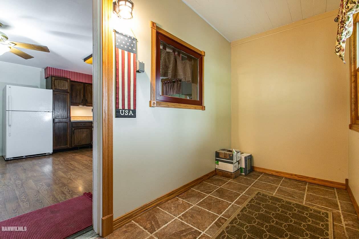 378 North Pilot Knob Road Galena, IL 61036 - Photo 7 of 32 Gallery Image 7