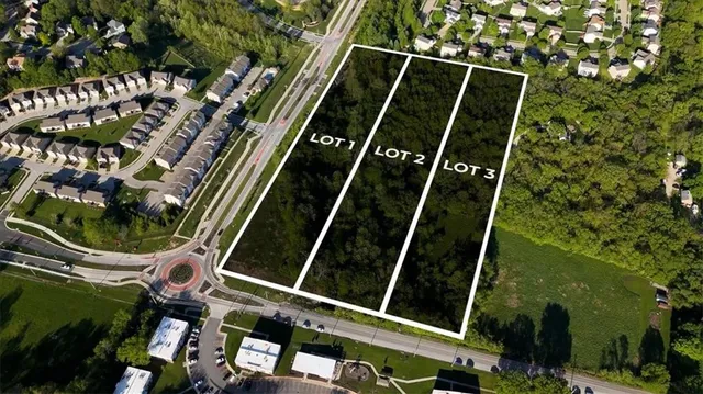 $399,000 | 5509 Northwest Waukomis Drive, Kansas City, MO 64151