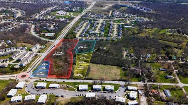 $399,000 | 5509 Northwest Waukomis Drive, Kansas City, MO 64151