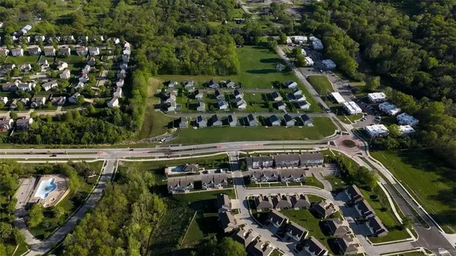 $399,000 | 5509 Northwest Waukomis Drive, Kansas City, MO 64151