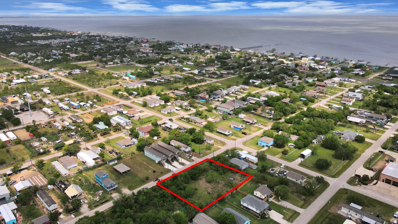 433 13th Street San Leon, TX 77539 - Photo 17 of 22 an aerial view of multiple house