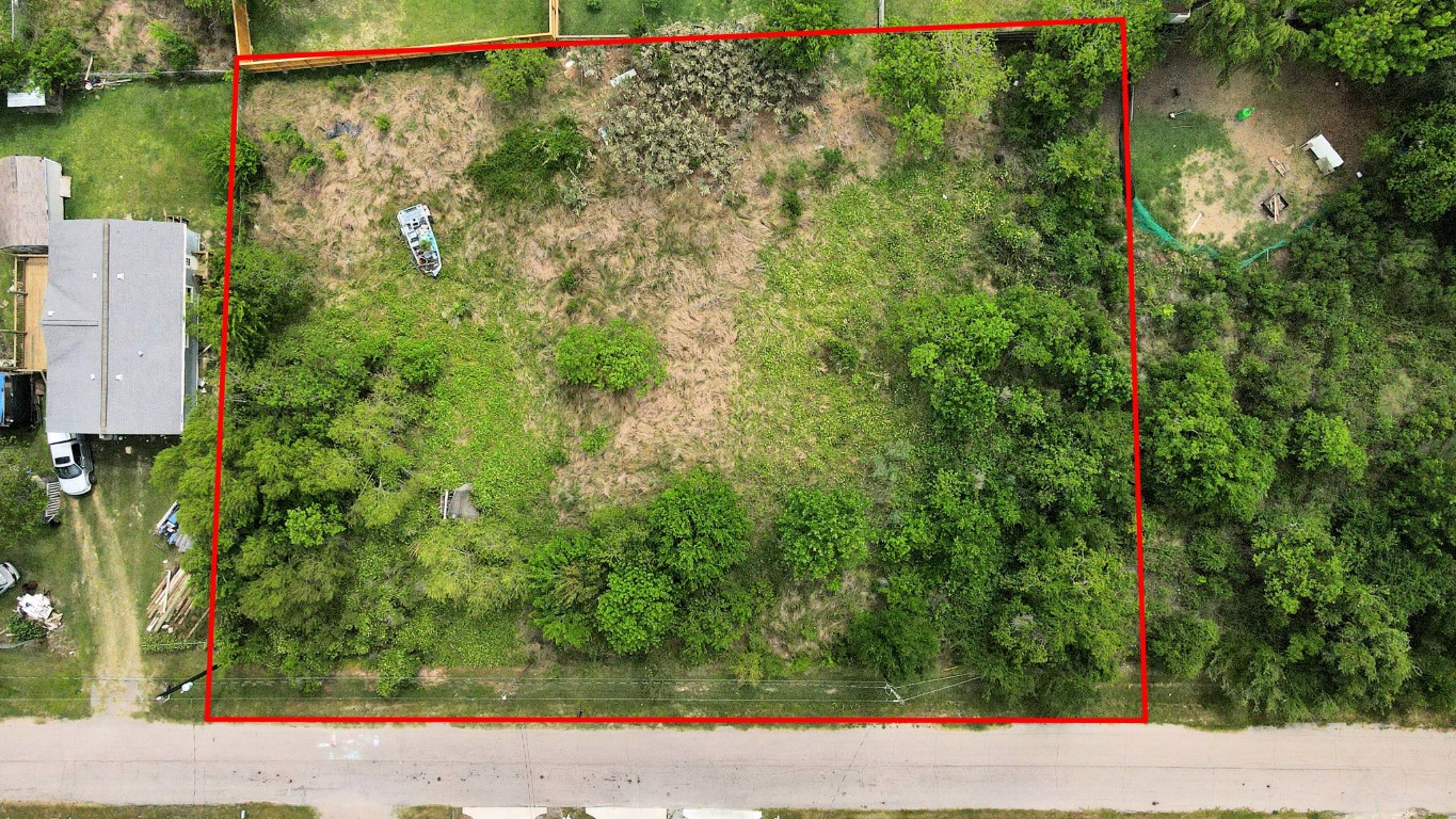 433 13th Street San Leon, TX 77539 - Photo 22 of 22 a view of a yard