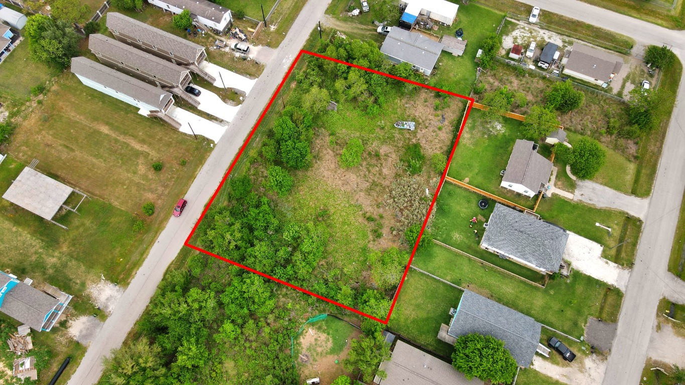 433 13th Street San Leon, TX 77539 - Photo 5 of 22 an aerial view of swimming pool