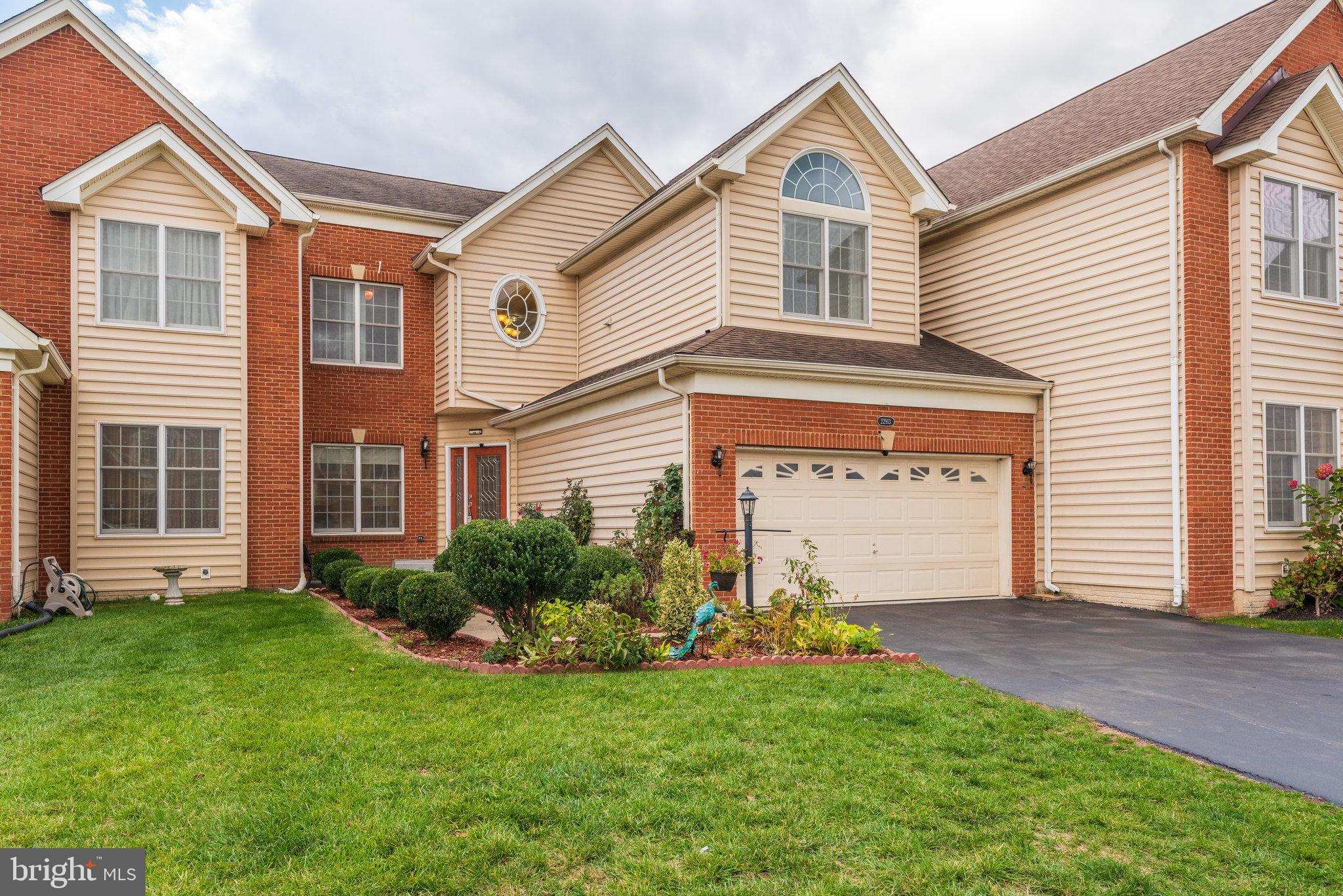 22913 North Brown Square Ashburn, VA 20148 - Photo 3 of 72