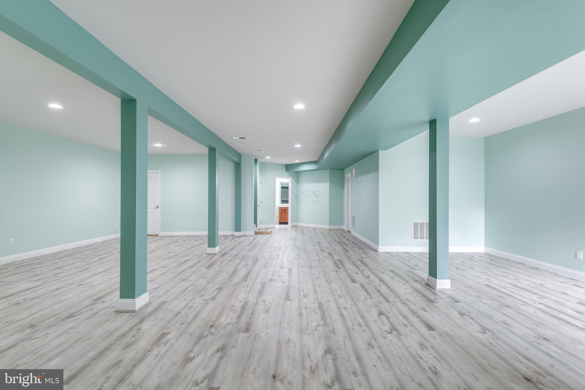 22913 North Brown Square Ashburn, VA 20148 - Photo 56 of 72