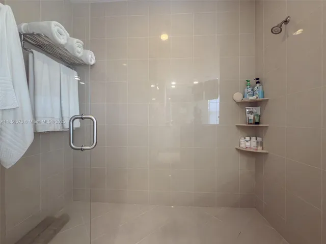 $1,310,000 | 9709 Blue Isle Bay, Parkland, FL 33076