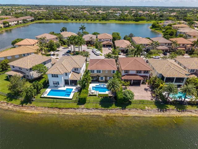 $1,310,000 | 9709 Blue Isle Bay, Parkland, FL 33076