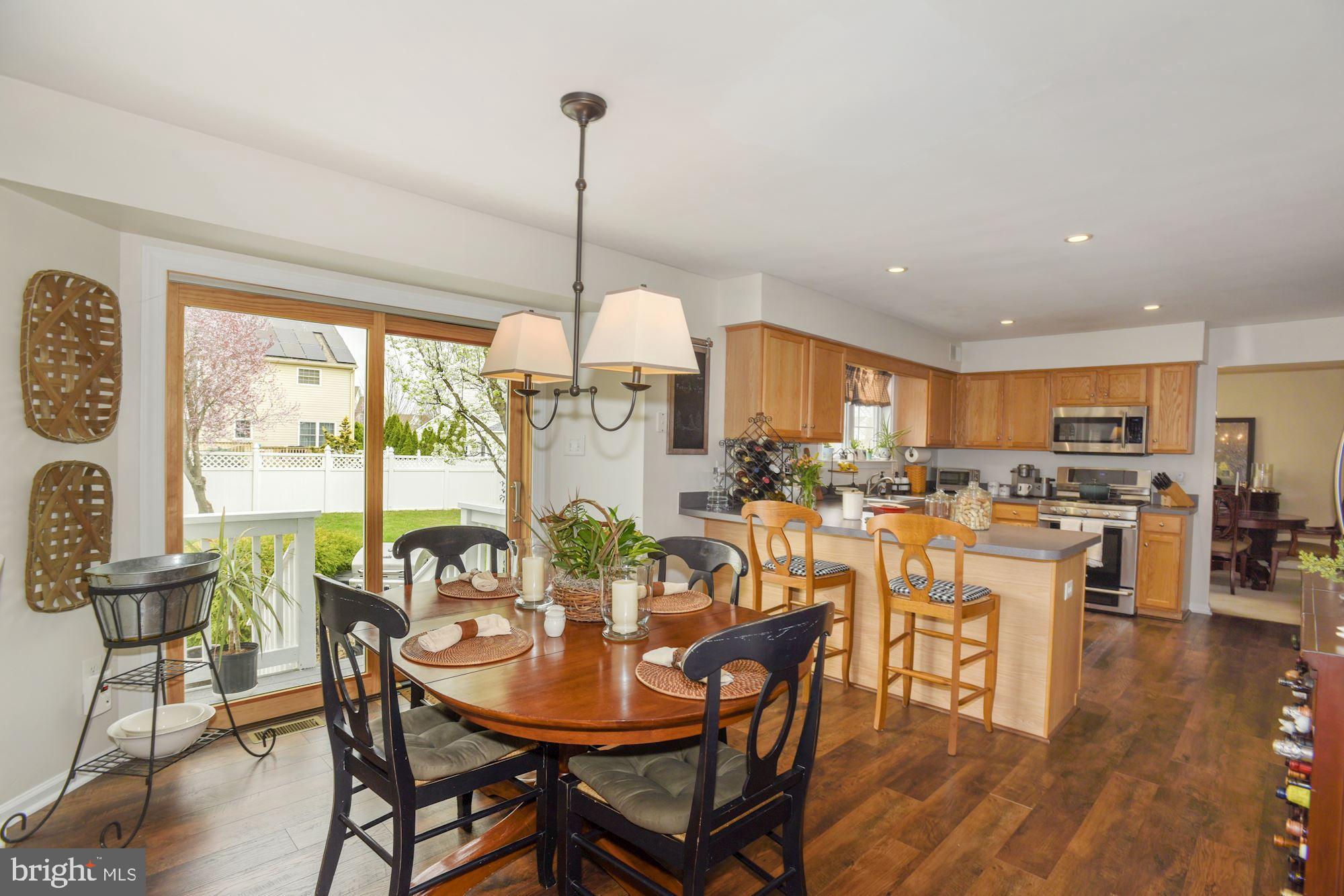 25 Thornhill Drive Lumberton, NJ 08048 - Photo 14 of 31 Kitchen dining area