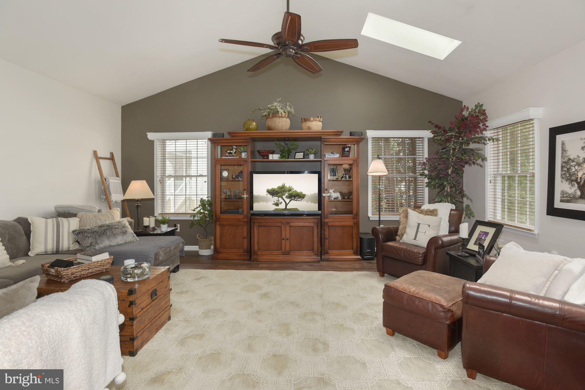 25 Thornhill Drive Lumberton, NJ 08048 - Photo 15 of 31 Cathedral ceiling with skylites in family room