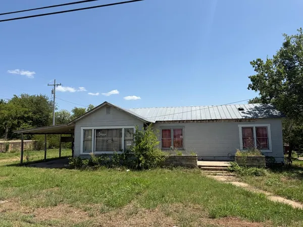 $235,000 | 504 East Young Street, Llano, TX 78643
