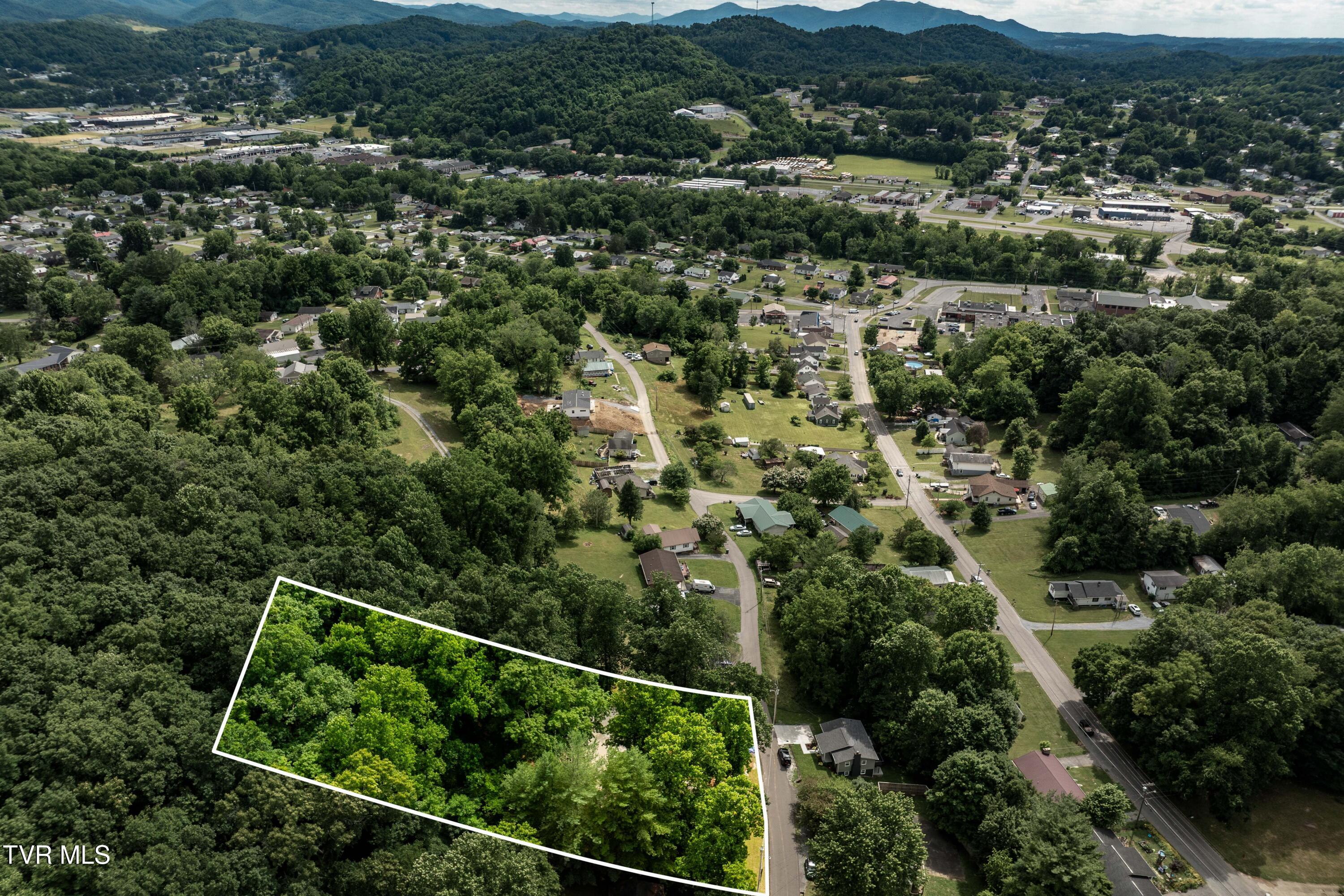 1113 Berry Road Elizabethton, TN 37643 - Photo 44 of 88 1113 Berry Rd (5 of 89)