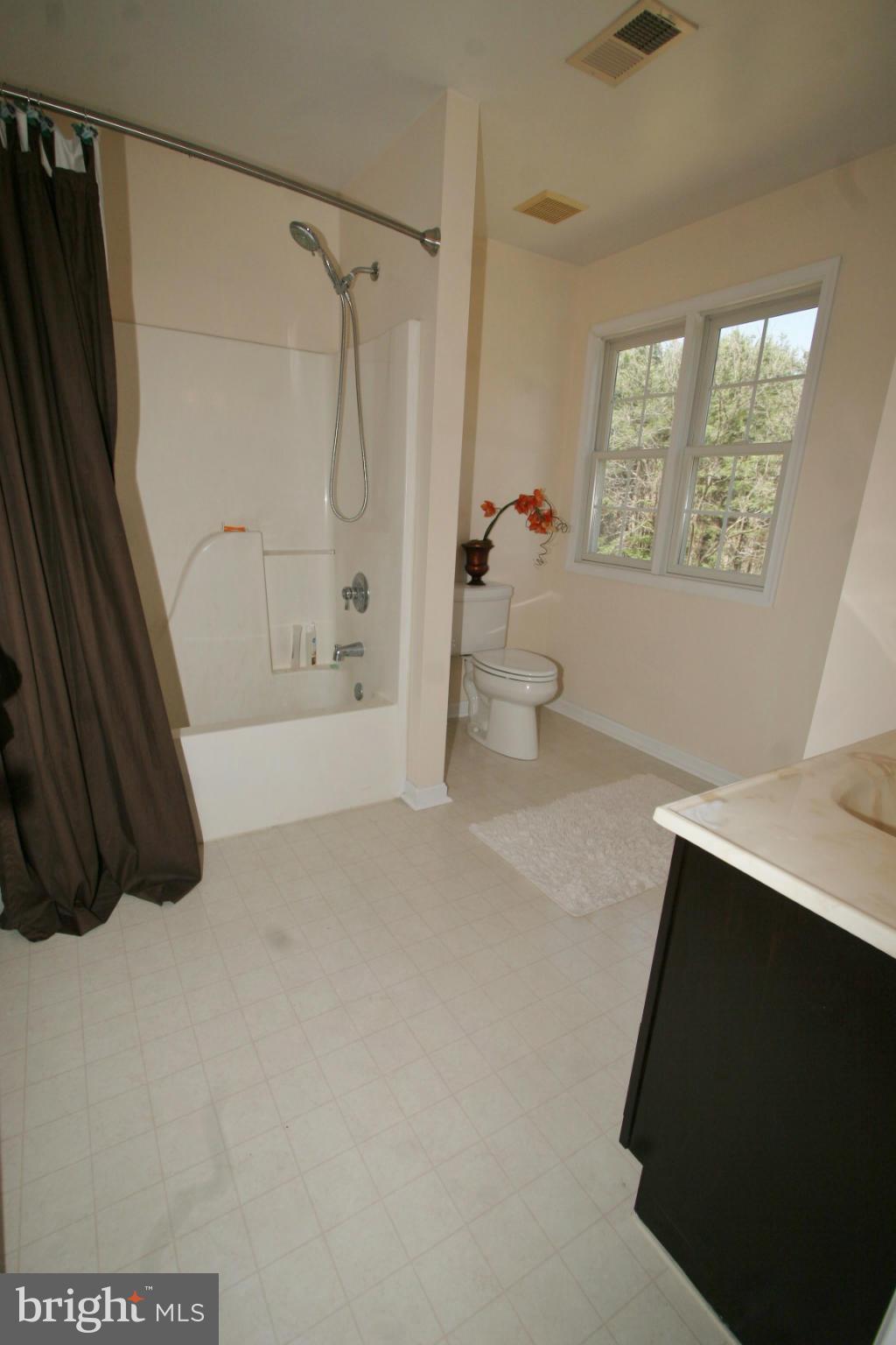 13143 Resh Road Hagerstown, MD 21740 - Photo 14 of 24 Bath (Master)