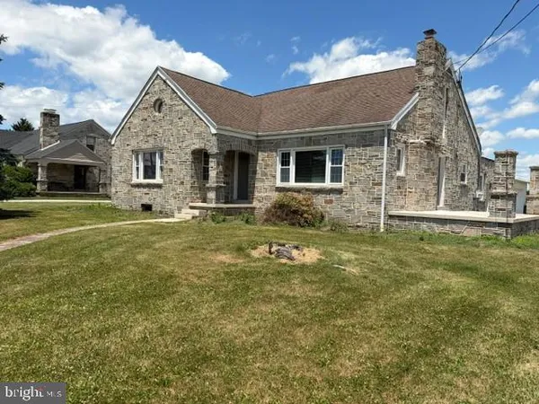 $1,995 | 3147 Carlisle Road, Dover, PA 17315