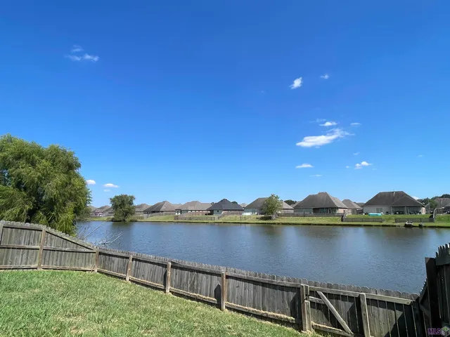 $2,050 | 16276 Timberstone Drive, Prairieville, LA 70769
