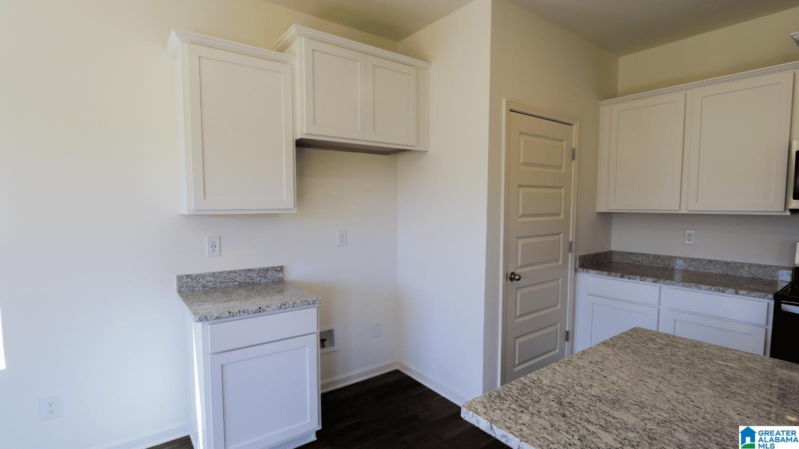 4044 Susie View Lane Alabaster, AL 35007 - Photo 9 of 47