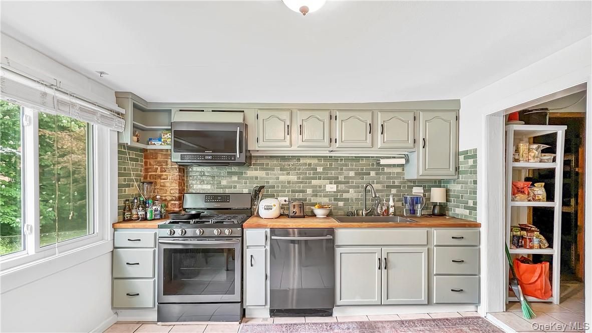 201-203 Main Street Cold Spring, NY 10516 - Photo 2 of 21