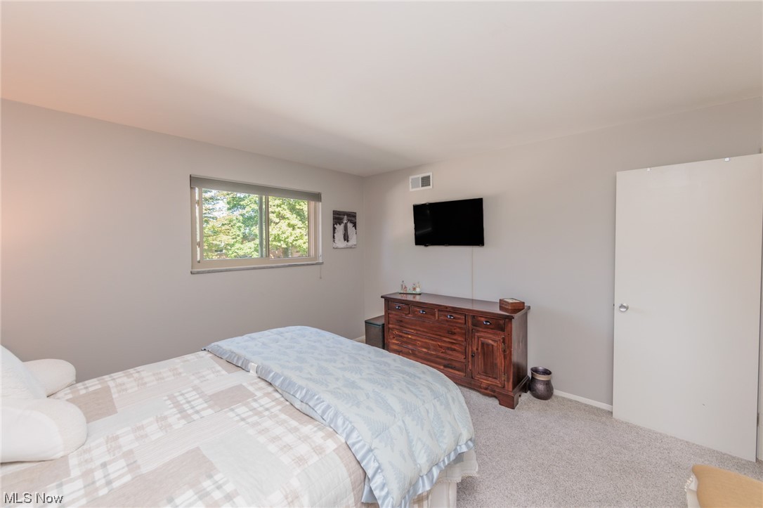 1750 Wagar Road, Unit 206 Rocky River, OH 44116 - Photo 22 of 33 Bedroom with light carpet