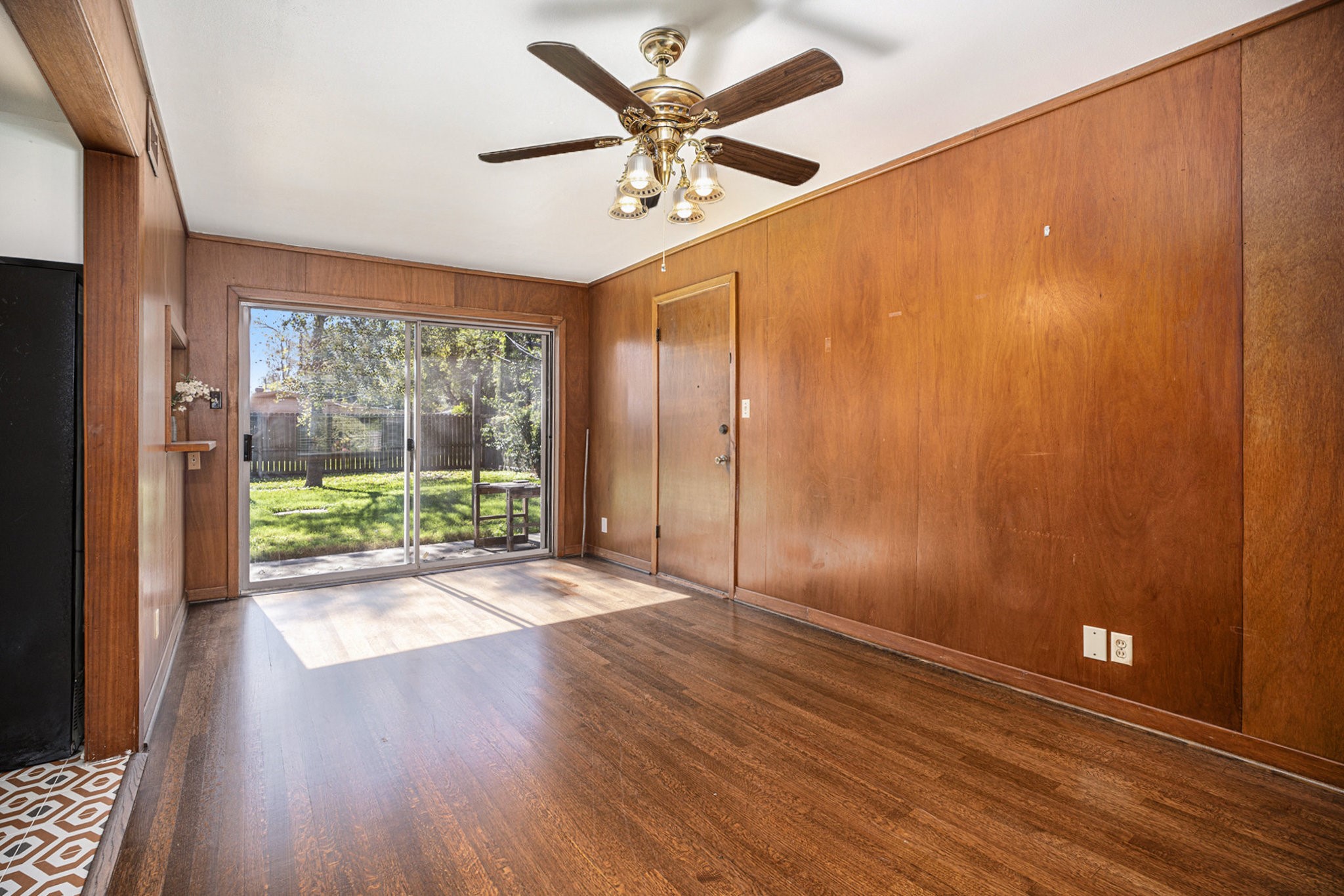 6325 Rowan Lane Houston, TX 77074 - Photo 5 of 18