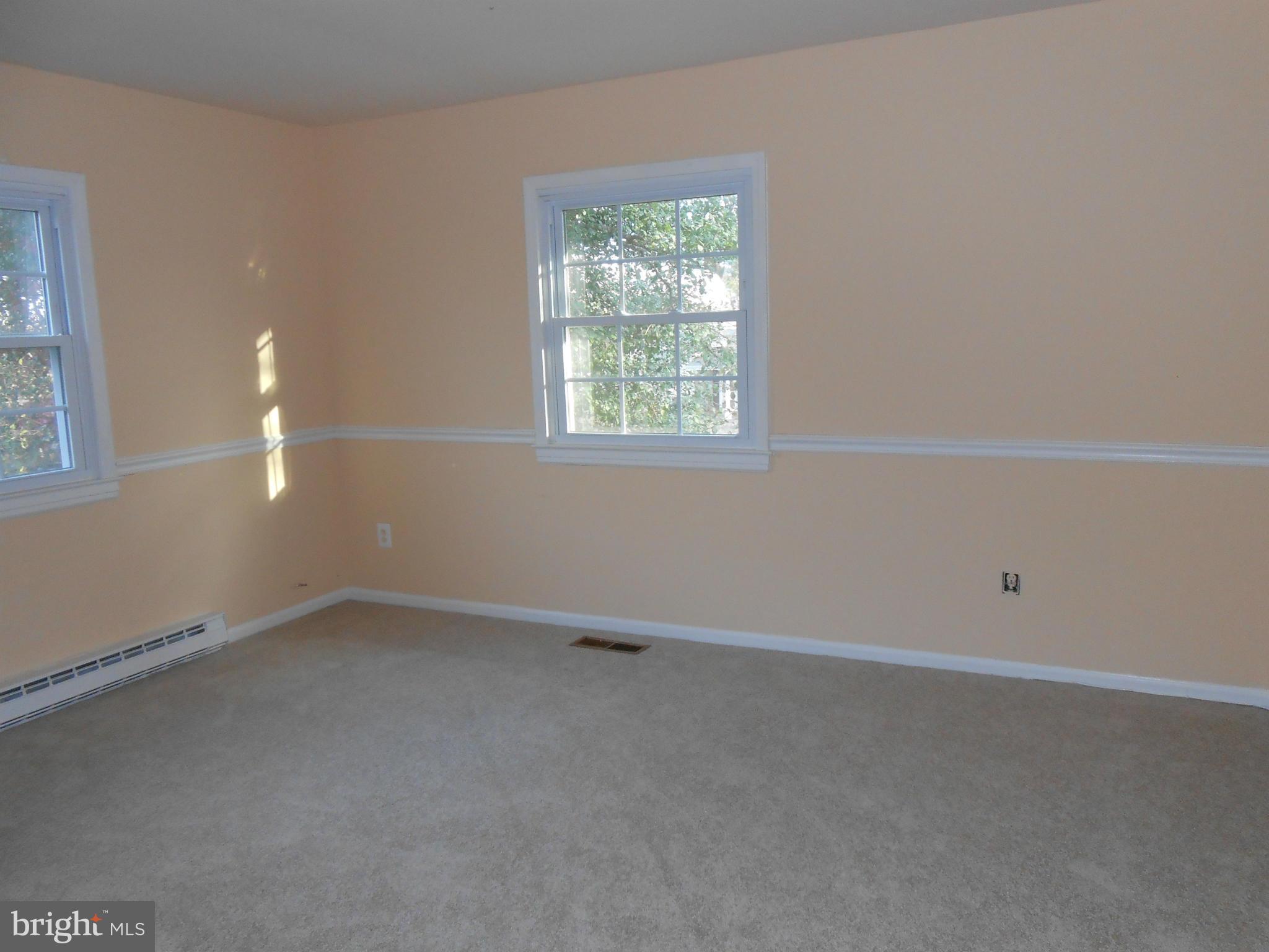 204 South Harrison Road Sterling, VA 20164 - Photo 4 of 6 Bedroom (Master)
