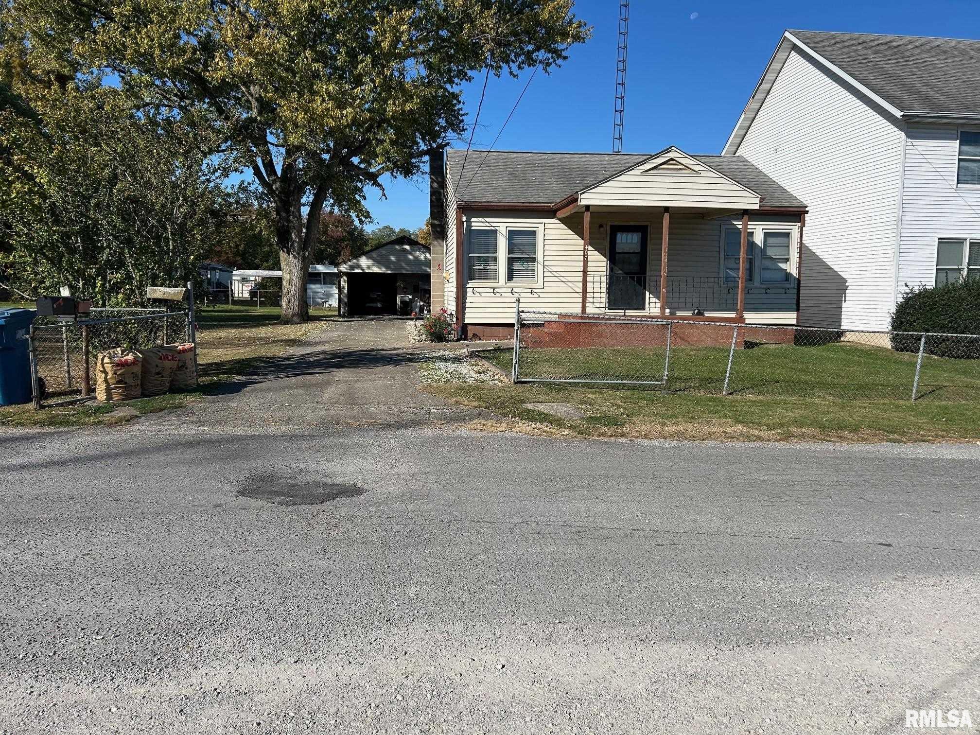 407 Dawson Street Springfield, IL 62702 - Photo 6 of 17