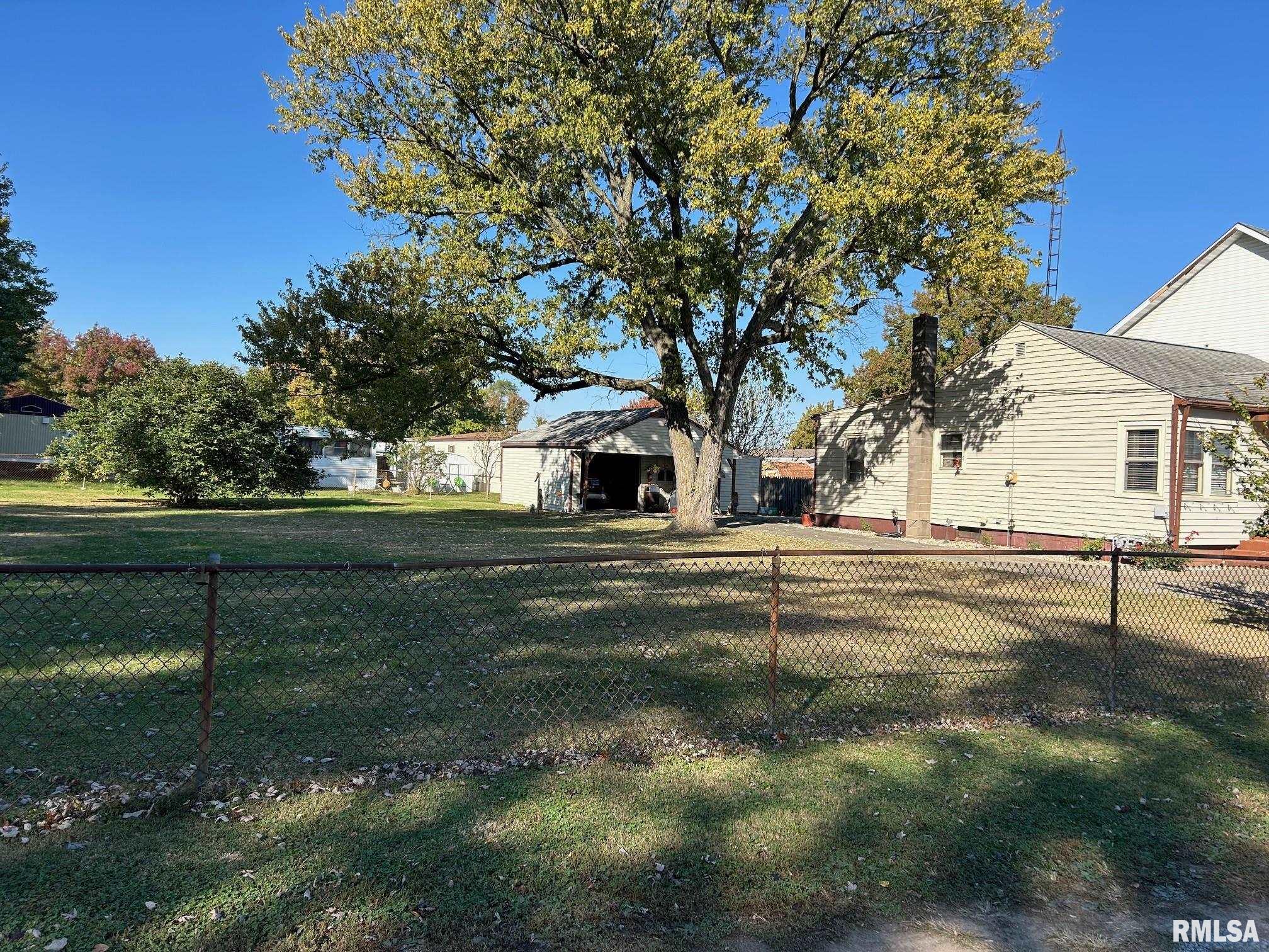 407 Dawson Street Springfield, IL 62702 - Photo 8 of 17