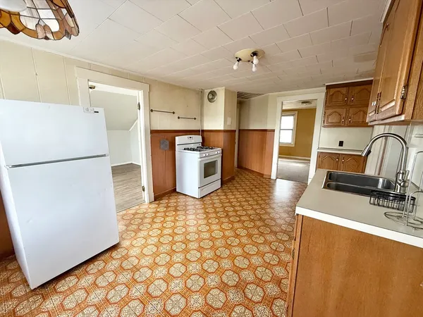 $269,000 | 26 Wintworth Street, Chicopee, MA 01013