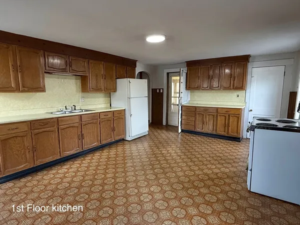 $269,000 | 26 Wintworth Street, Chicopee, MA 01013