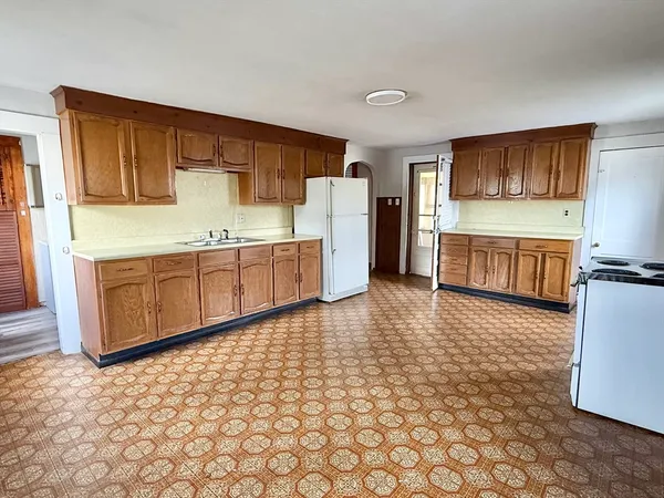 $269,000 | 26 Wintworth Street, Chicopee, MA 01013