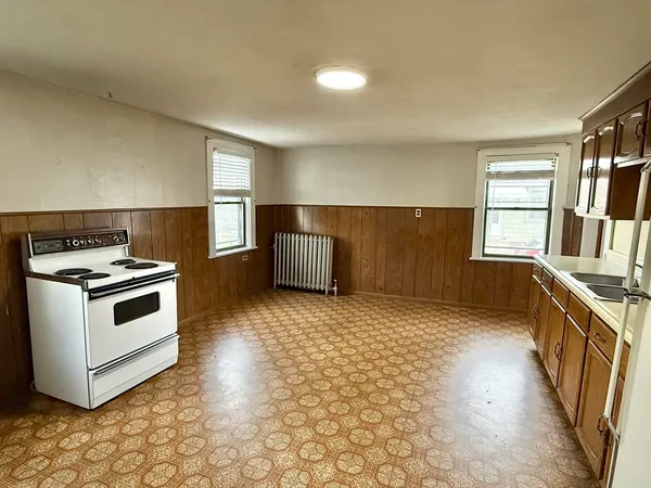 $269,000 | 26 Wintworth Street, Chicopee, MA 01013