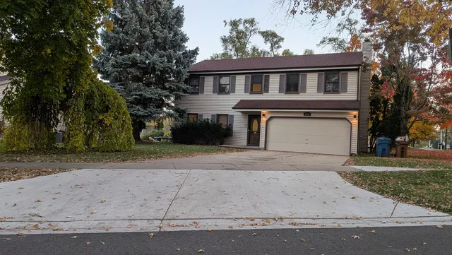 $579,000 | 691 Burdette Avenue, Glendale Heights, IL 60139