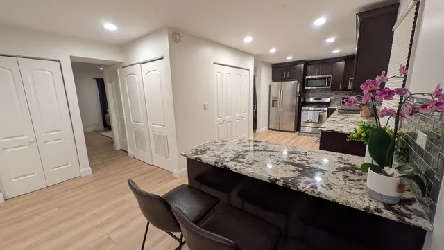 $579,000 | 691 Burdette Avenue, Glendale Heights, IL 60139