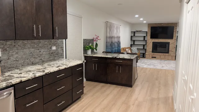 $579,000 | 691 Burdette Avenue, Glendale Heights, IL 60139