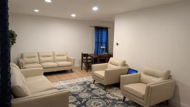 $579,000 | 691 Burdette Avenue, Glendale Heights, IL 60139