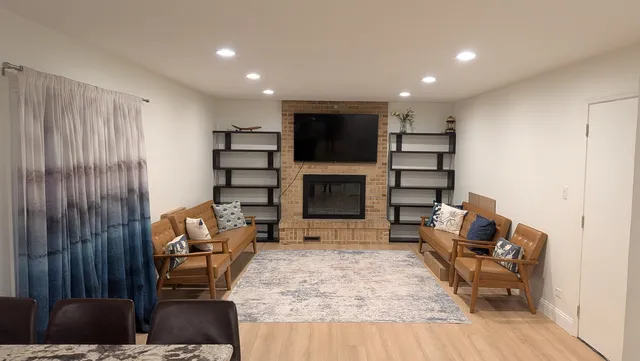 $579,000 | 691 Burdette Avenue, Glendale Heights, IL 60139