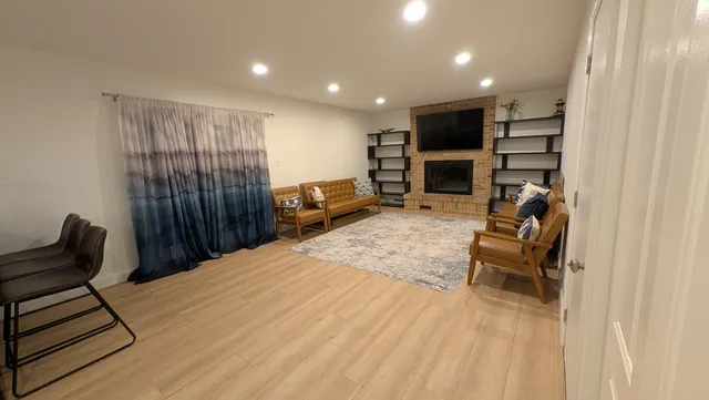 $579,000 | 691 Burdette Avenue, Glendale Heights, IL 60139