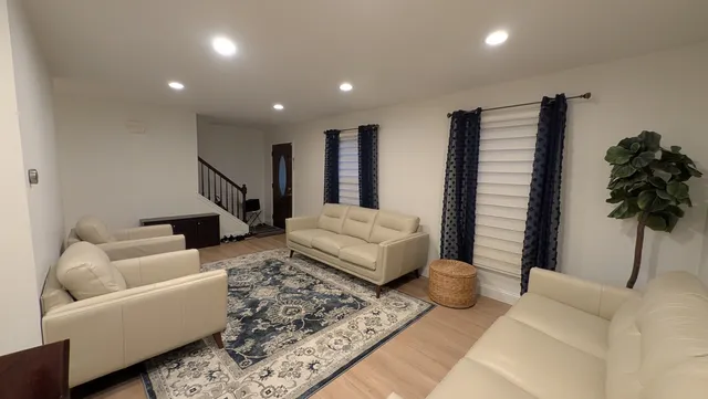 $579,000 | 691 Burdette Avenue, Glendale Heights, IL 60139