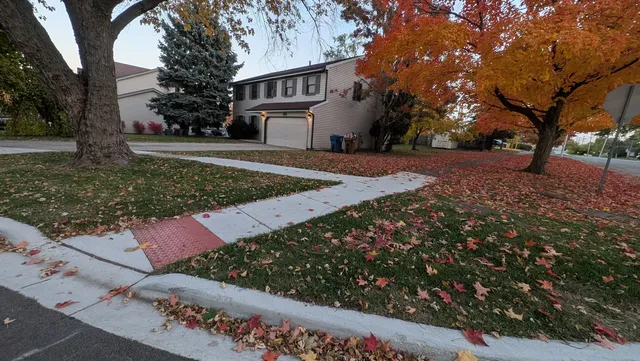 $579,000 | 691 Burdette Avenue, Glendale Heights, IL 60139