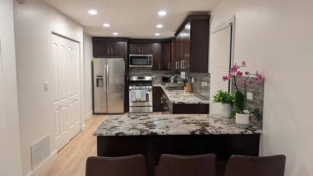 $579,000 | 691 Burdette Avenue, Glendale Heights, IL 60139