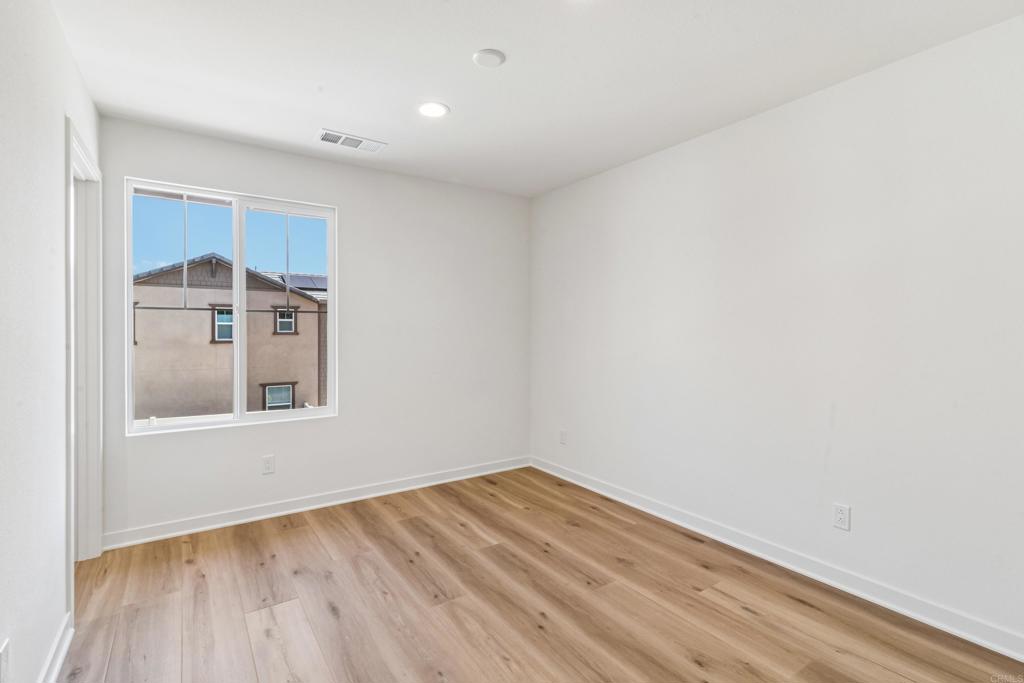 725 Kingbird Loop Oceanside, CA 92058 - Photo 39 of 61 Gallery Image 39