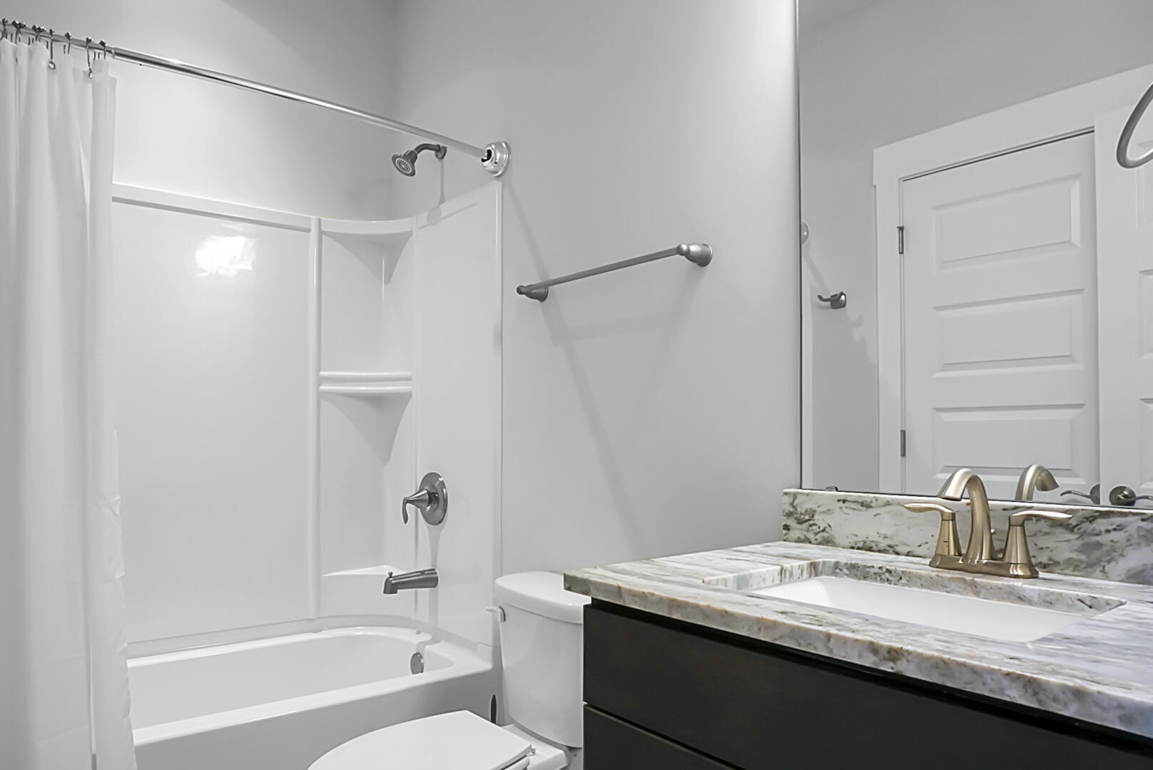 2345 Primus Road Mount Pleasant, SC 29466 - Photo 47 of 70 Upstairs Bathrooom