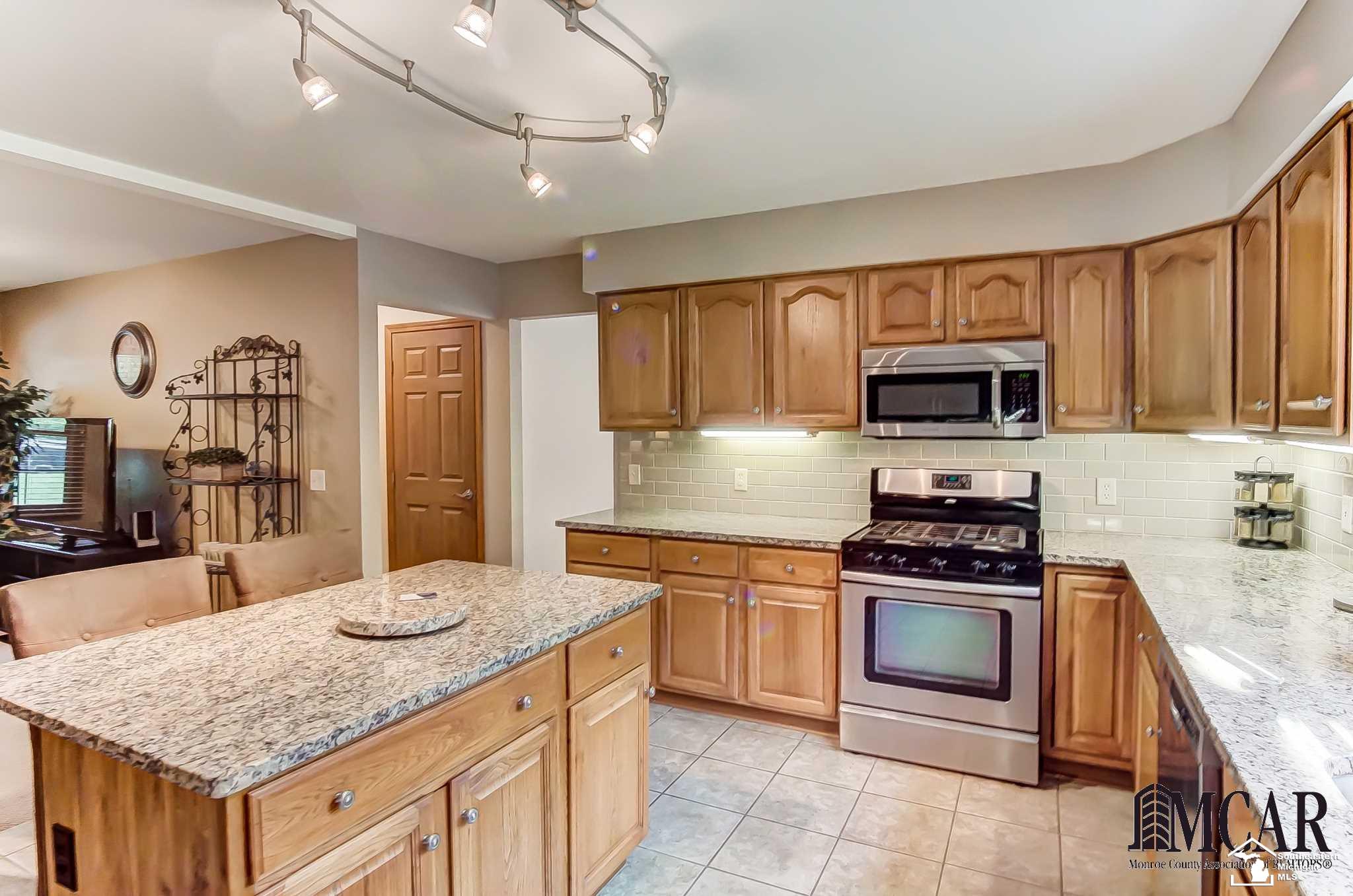 1395 West Dean Road Temperance, MI 48182 - Photo 20 of 45