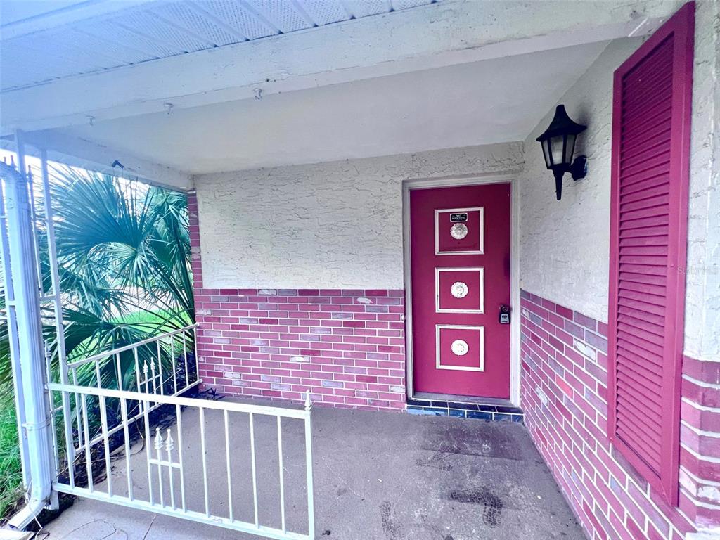 7204 Isle Drive Port Richey, FL 34668 - Photo 4 of 32 Gallery Image 4