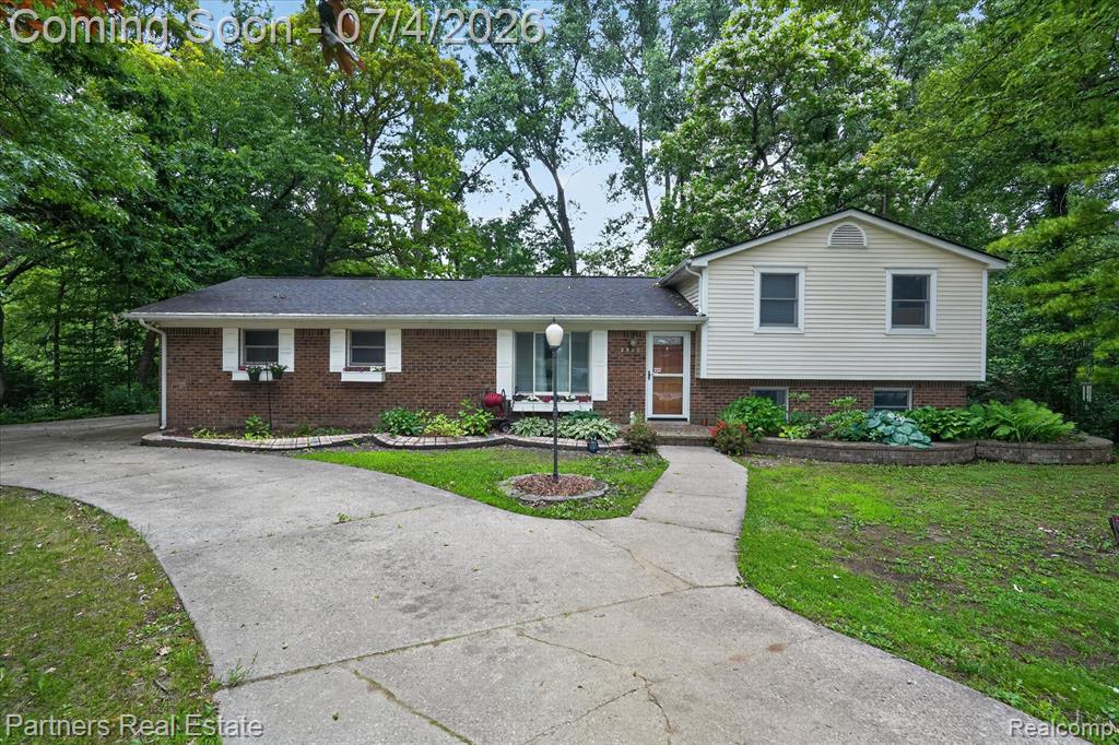 2500 Hubert Road Brighton, MI 48114 - Photo 4 of 53