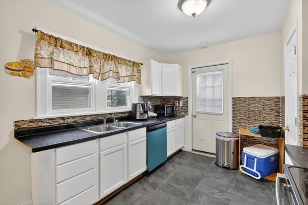 $191,900 | 359 Lakeview Avenue, Battle Creek, MI 49015