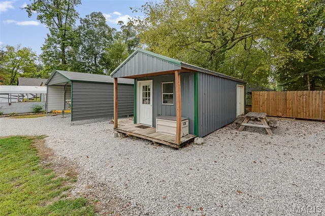 $205,000 | 19950 Harbor Drive, Carlyle, IL 62231