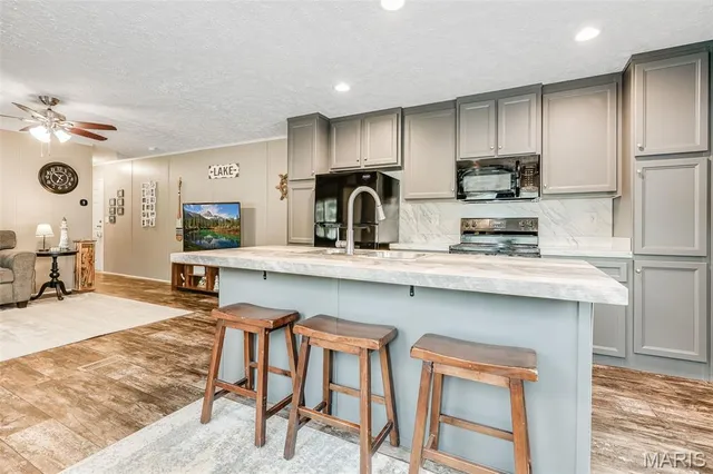 $205,000 | 19950 Harbor Drive, Carlyle, IL 62231