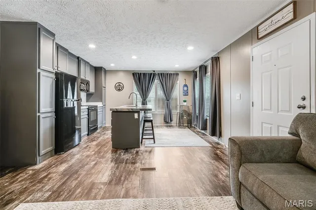 $205,000 | 19950 Harbor Drive, Carlyle, IL 62231