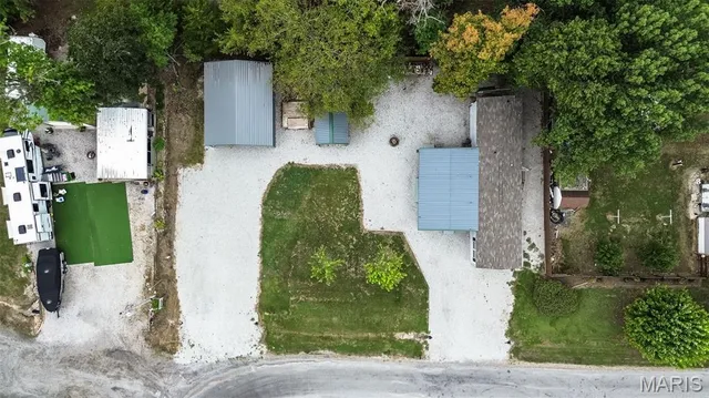 $205,000 | 19950 Harbor Drive, Carlyle, IL 62231