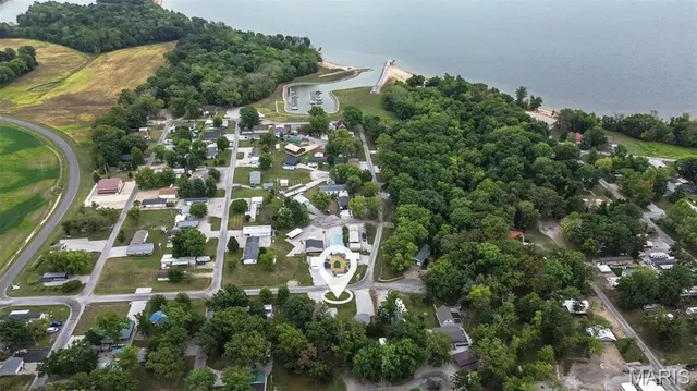 $205,000 | 19950 Harbor Drive, Carlyle, IL 62231