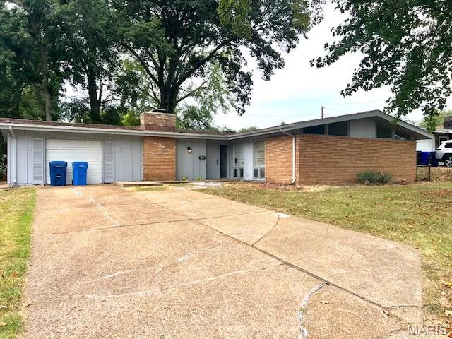 $144,900 | 505 Ridge Drive, Florissant, MO 63033